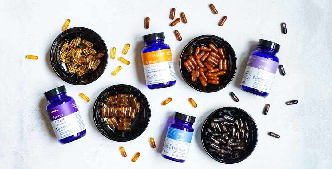 Foundational Duo bundle with collagen powder and daily vitamin set